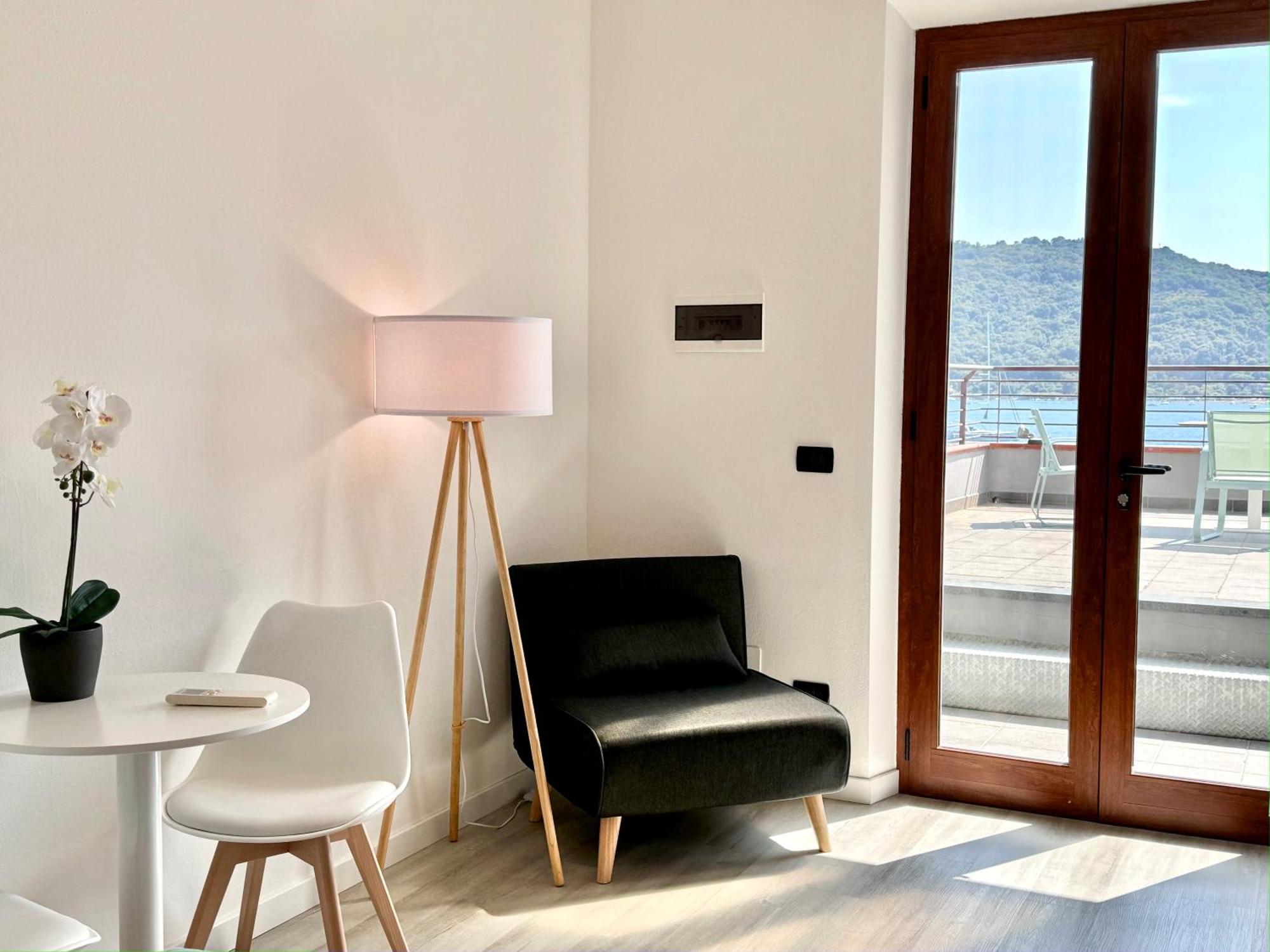 Mirage Rooms & Apartments ポルトヴェーネレ エクステリア 写真